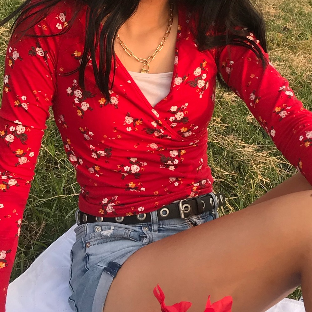 Garage Red floral wrap long sleeve top 💌 - Picture 2 of 5
